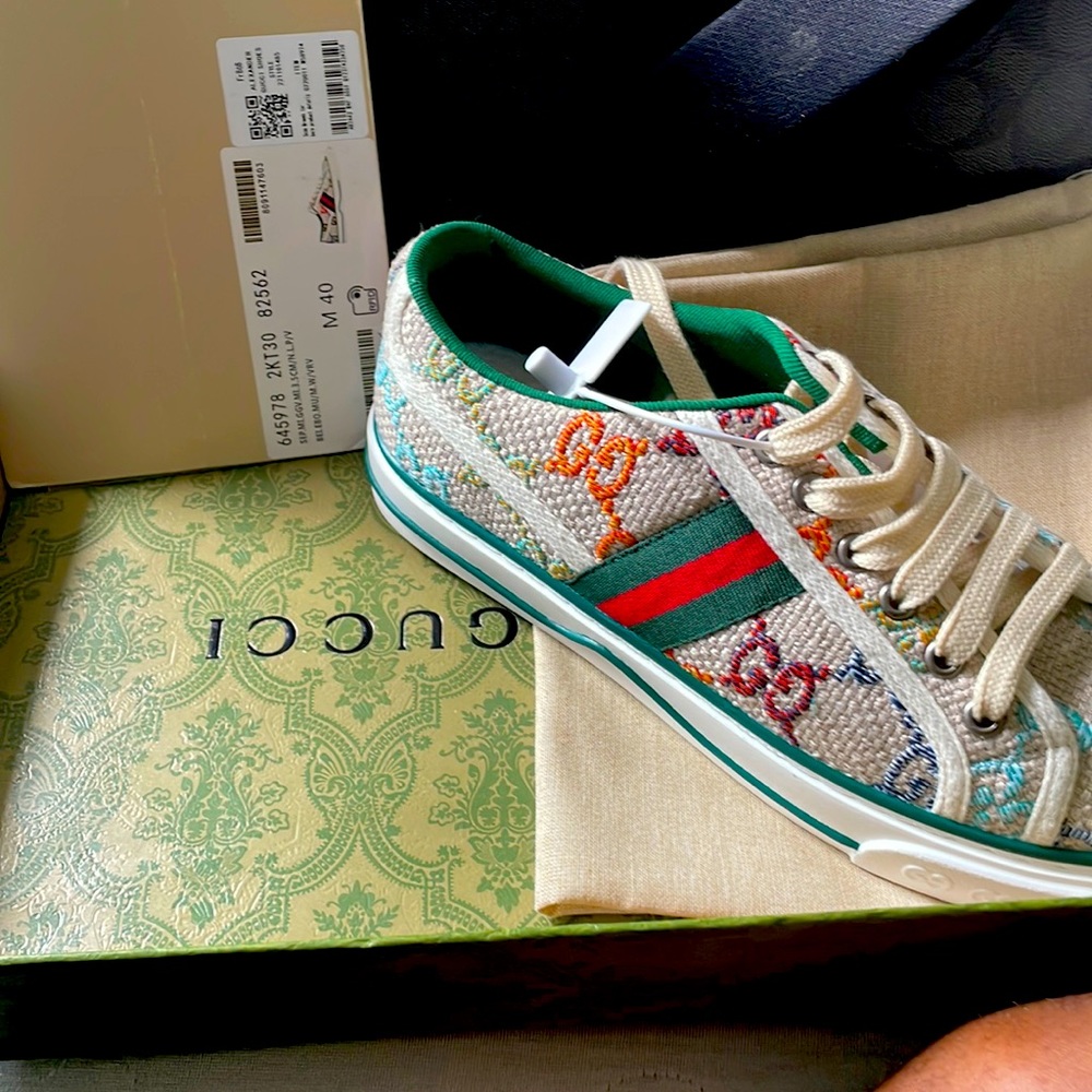 Gucci shoes for sale brand new never worn